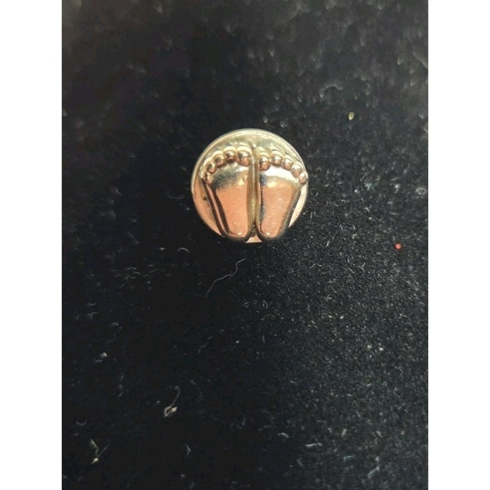 Vintage V Evers Signed 1978 "Precious Feet" Baby Feet Lapel Pin Stamped USA
